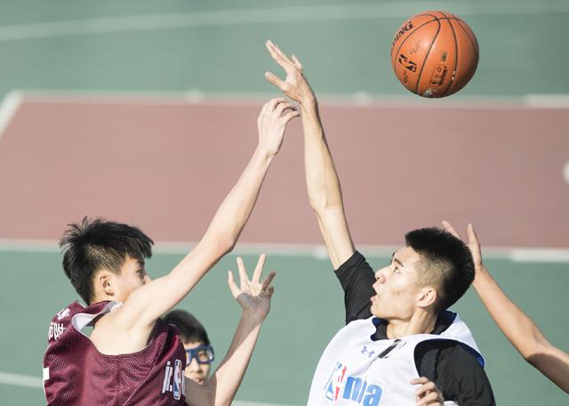 还有人说;有搞笑，有感动，也有思考